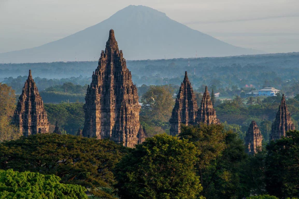 Borobudur Temple and Prambanan Temple Full Day Cultural Tour from Yogyakarta - Image 3