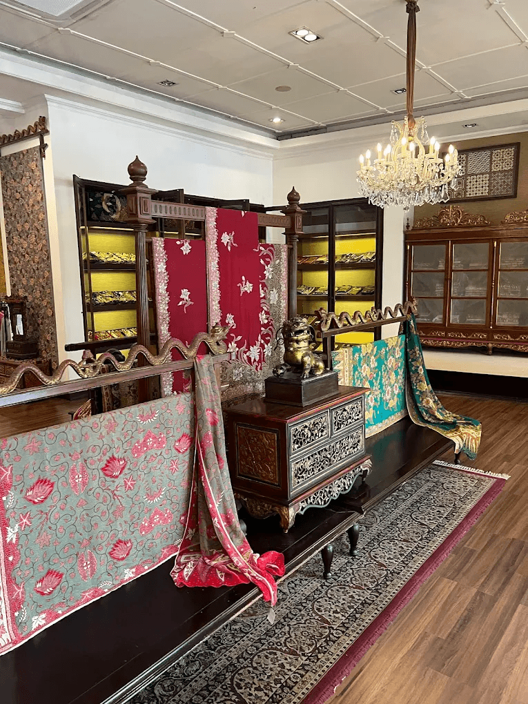 3-Day Luxury Camper Bus Cultural Tour Solo & Yogyakarta from Jakarta - Image 2