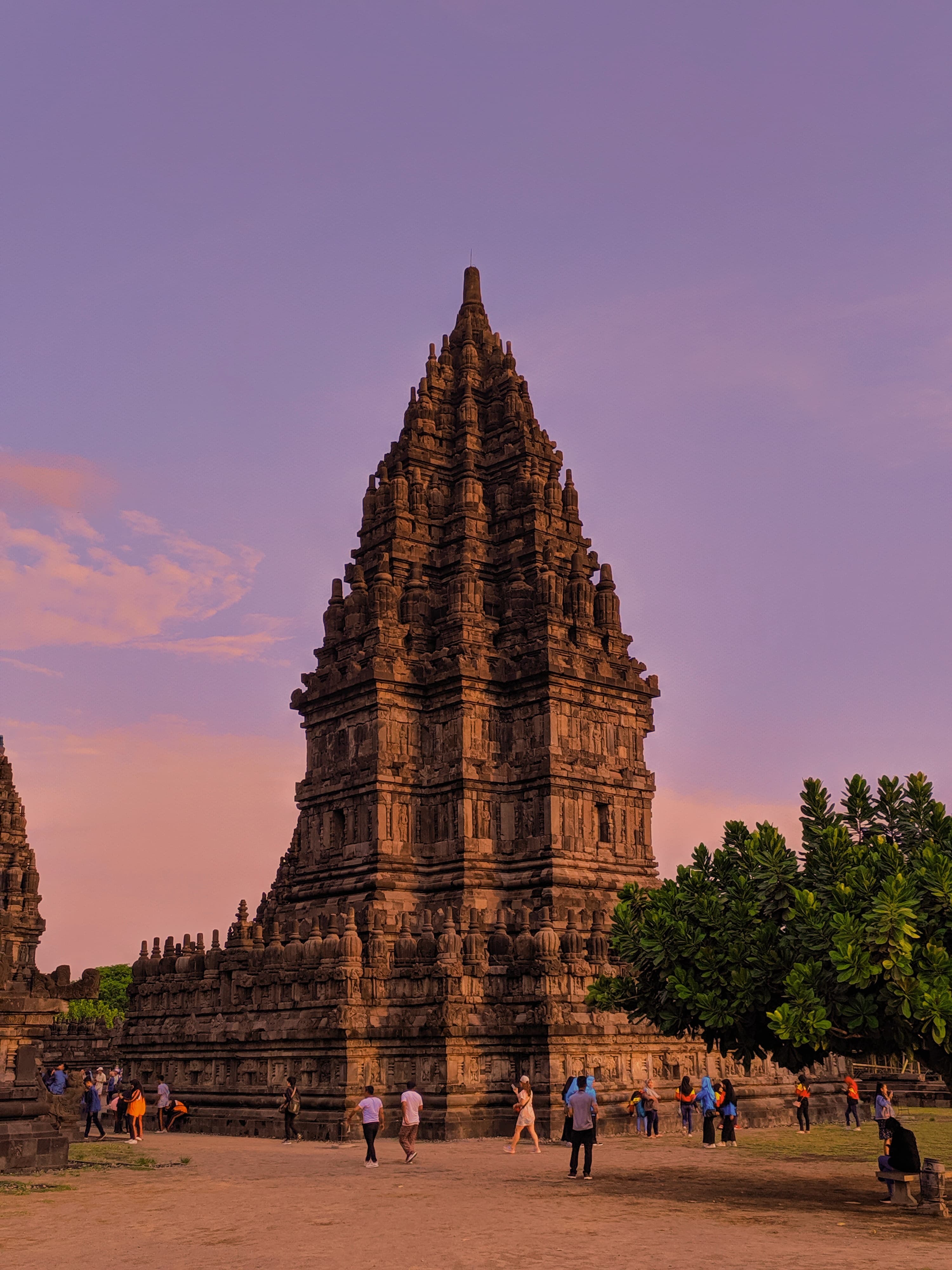 3-Day Luxury Camper Bus Cultural Tour Solo & Yogyakarta from Jakarta - Image 12