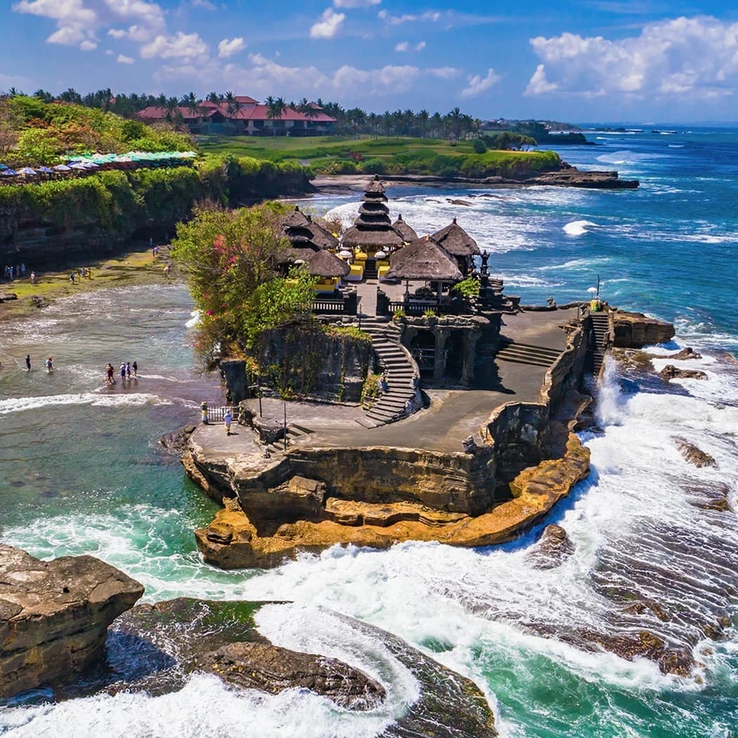 The Coastal Wonders - Private Helicopter Tour (30 Minutes) - Image 6