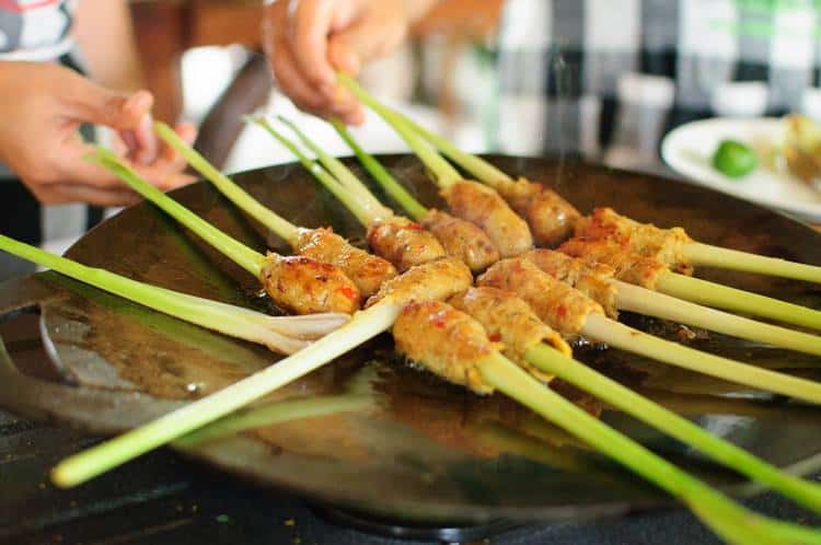 Advanced Balinese Cooking Class with Market Visit and Organic Farm Tour - Image 3
