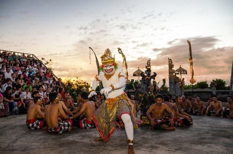 Uluwatu at Sunset: Temple, Kecak Dance & Jimbaran Dinner - Image 4